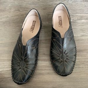Pikolinos Jerez Floral Black Leather Flats Size 39